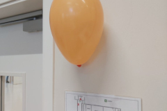 Prilepimo balon na steno